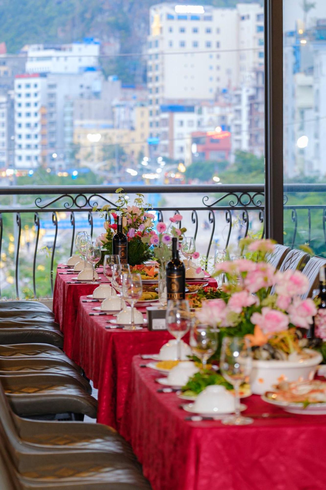 Roza Palace Cat Ba Chan Chau ภายนอก รูปภาพ