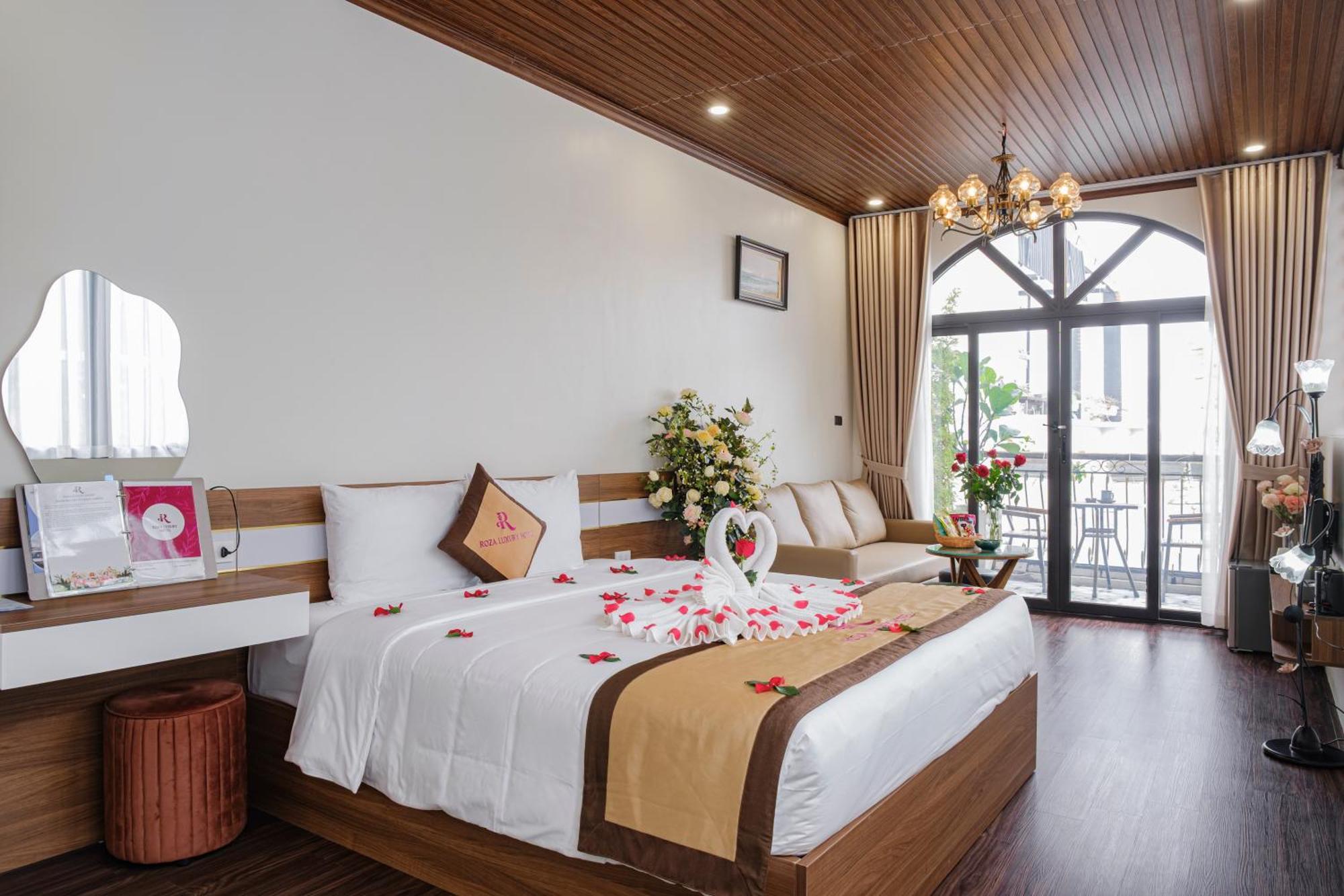 Roza Palace Cat Ba Chan Chau ภายนอก รูปภาพ